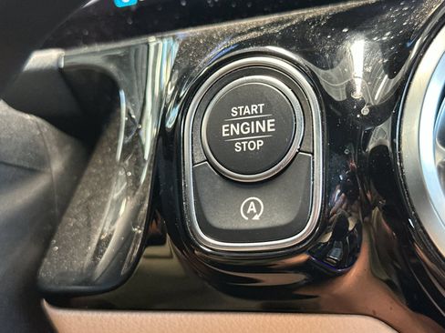 Certified 2025 Mercedes-Benz GLA 250 image 24