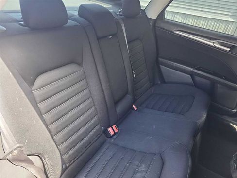 Used 2014 Ford Fusion SE image 11