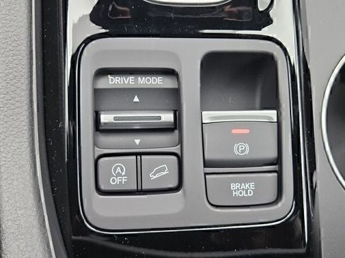 Used 2025 Honda Pilot Black Edition image 16