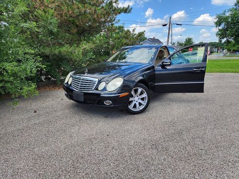 Used 2009 Mercedes-Benz E 350 4MATIC Sedan image 24