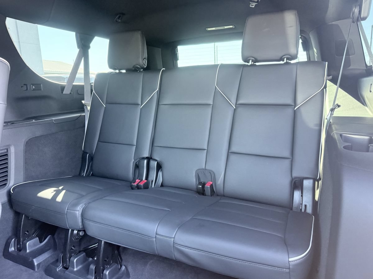 Used 2023 Cadillac Escalade ESV Premium Luxury AWD/4WD image 17