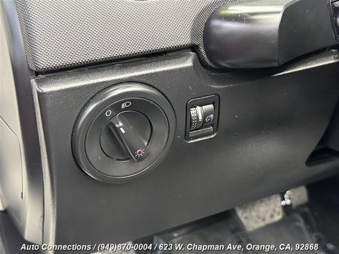 Used 2010 Volkswagen Beetle Convertible image 21