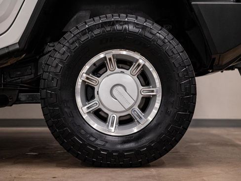 Used 2003 HUMMER H2 w/ Preferred Equipment Group image 26