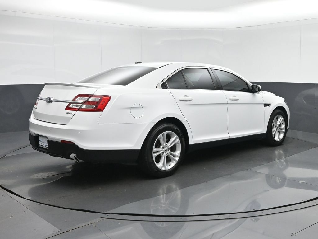 Used 2018 Ford Taurus SEL FWD image 7