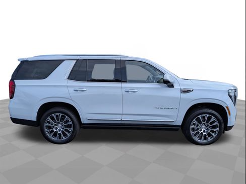 New 2026 GMC Yukon Denali w/ Denali Reserve Package AWD/4WD image 3