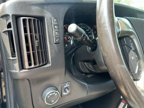 Used 2019 Chevrolet Express 3500 LS RWD image 19