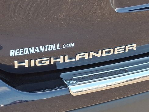 Used 2023 Toyota Highlander XLE FWD image 33