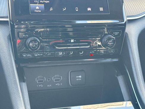 Used 2023 Jeep Grand Cherokee L Laredo AWD/4WD image 19