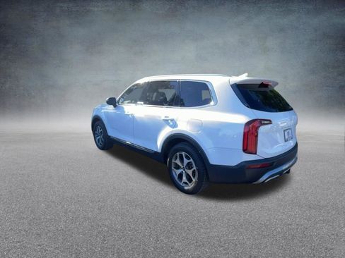 Used 2022 Kia Telluride EX w/ Towing Package FWD image 18