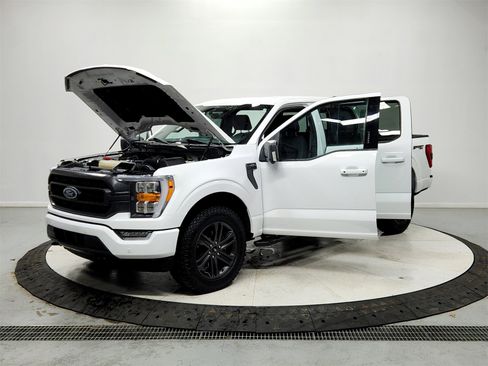 Used 2022 Ford F150 XLT w/ Equipment Group 302A High image 11