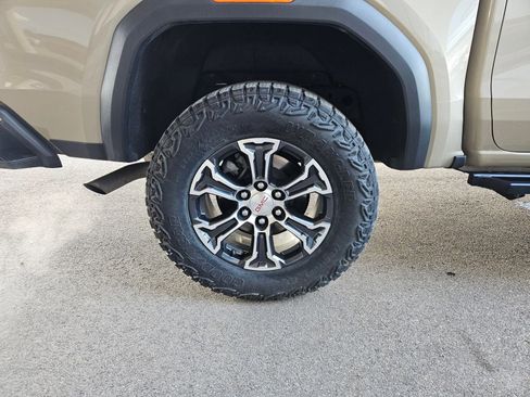 Used 2024 GMC Canyon AT4 w/ Technology Package image 29