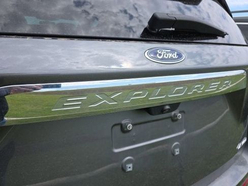 Used 2023 Ford Explorer 4WD image 12