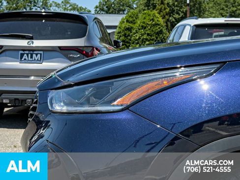 Used 2022 Toyota Highlander XSE AWD/4WD image 10
