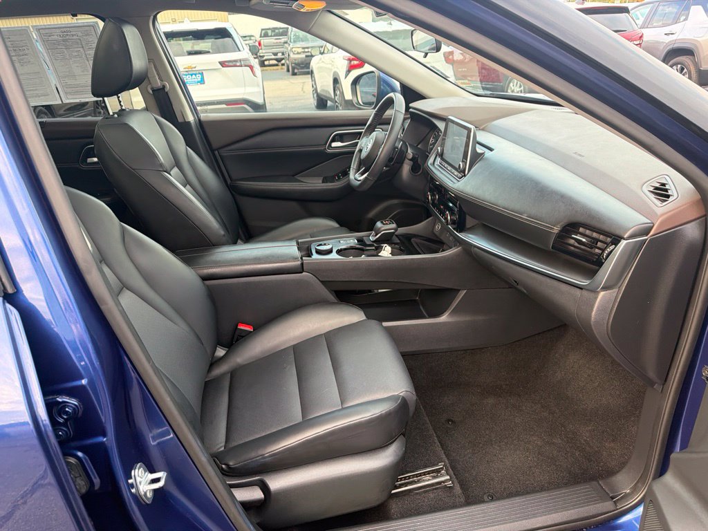 Used 2021 Nissan Rogue SV w/ Premium Package AWD/4WD image 10