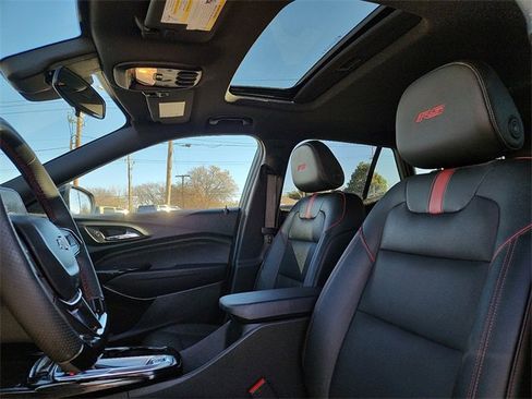 Certified 2024 Chevrolet Trax RS w/ Sunroof Package image 13