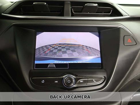 Used 2022 Chevrolet TrailBlazer LT w/ Confidence II Package FWD image 4