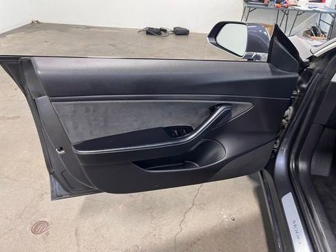Used 2019 Tesla Model 3 image 24