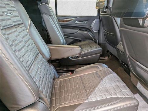 Used 2024 Cadillac Escalade ESV Premium Luxury Platinum AWD/4WD image 22