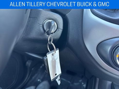 Used 2021 Chevrolet Colorado LT image 29