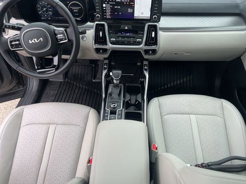 Used 2023 Kia Sorento SX image 19