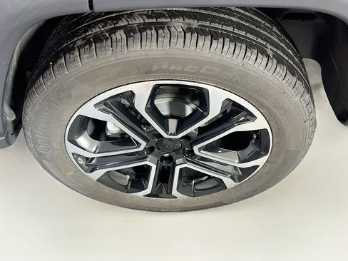 Used 2022 Jeep Compass Limited AWD/4WD image 29