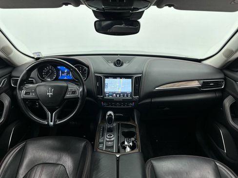 Used 2018 Maserati Levante GranLusso AWD/4WD image 17