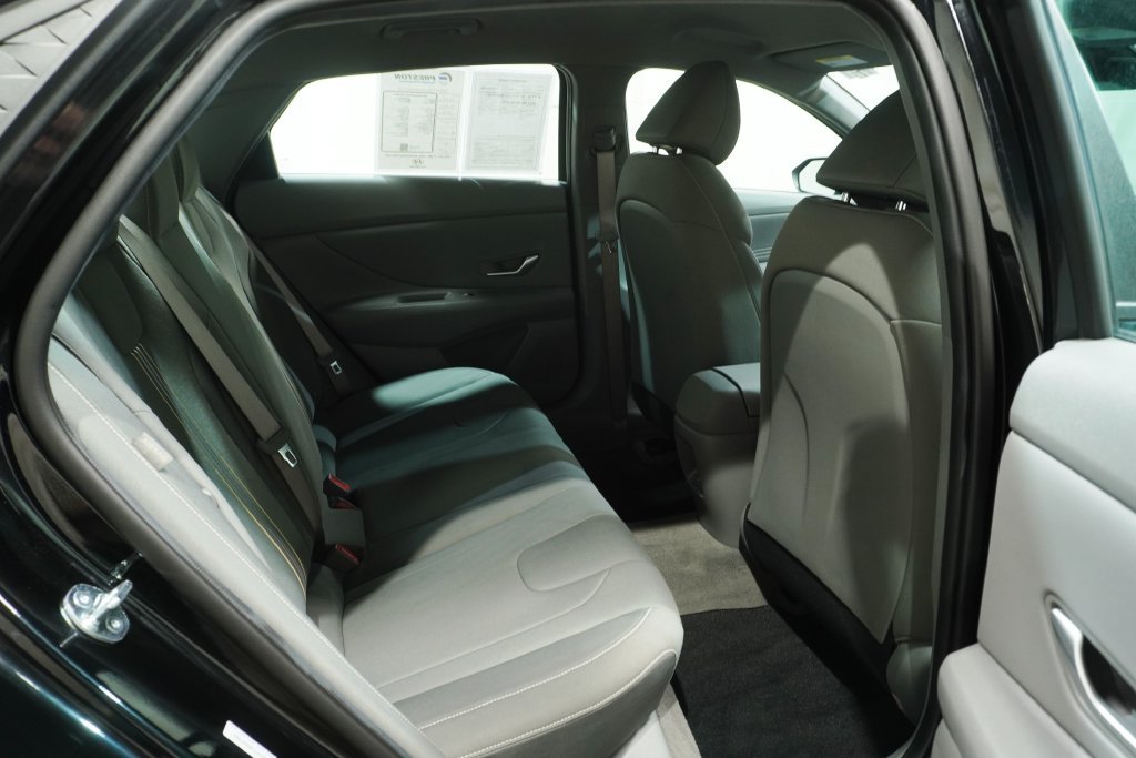 Certified 2026 Hyundai Elantra Sport FWD image 15