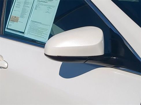 Used 2017 Toyota Camry SE image 12