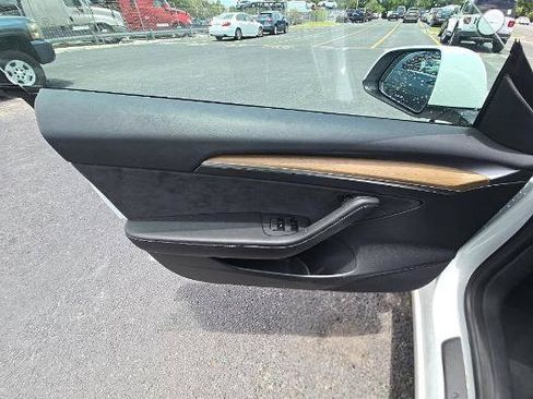 Used 2023 Tesla Model 3 Standard Range RWD image 17