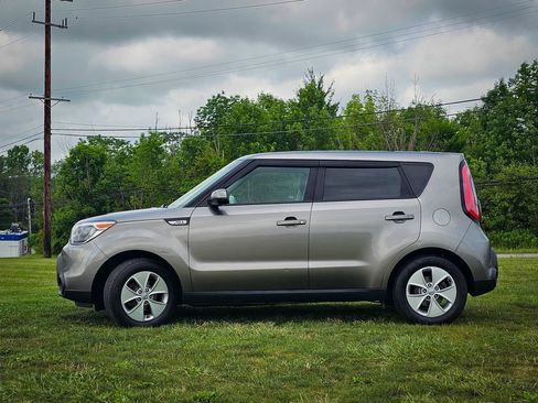 Used 2016 Kia Soul FWD image 6