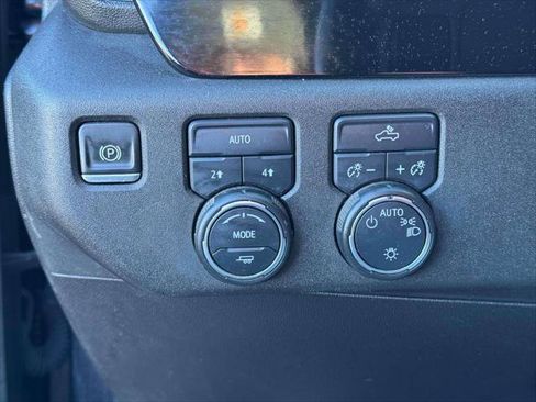 Used 2022 Chevrolet Silverado 1500 LT image 17