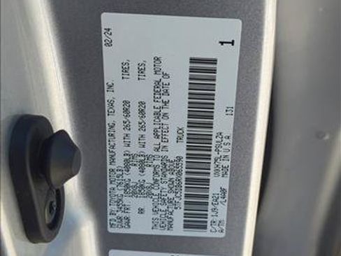 Used 2024 Toyota Tundra Limited AWD/4WD image 26