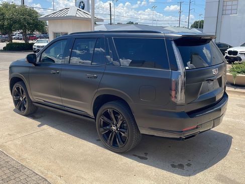 Used 2026 Cadillac Escalade Sport w/ Touring Package AWD/4WD image 4