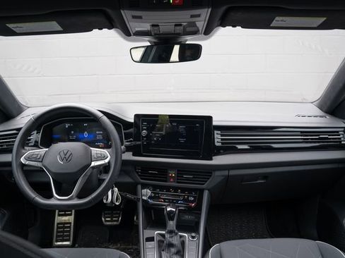 Used 2025 Volkswagen Jetta Sport FWD image 21