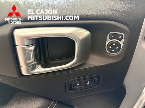 Used 2023 Jeep Wrangler Unlimited Sahara w/ Cold Weather Group AWD/4WD image 11
