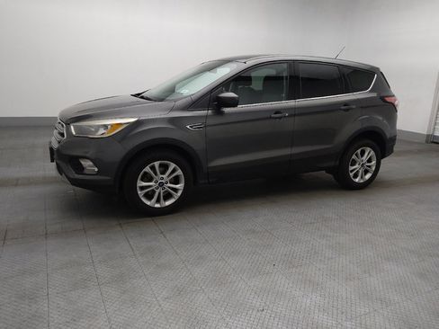 Used 2017 Ford Escape SE image 2