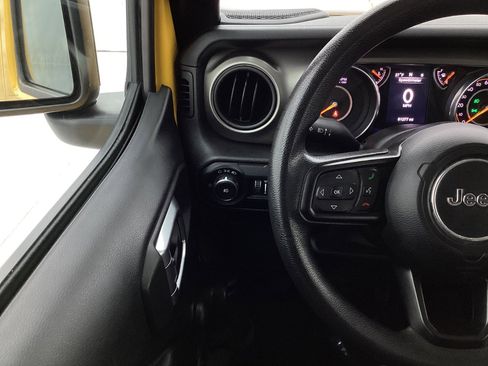 Used 2018 Jeep Wrangler Unlimited Sport image 31