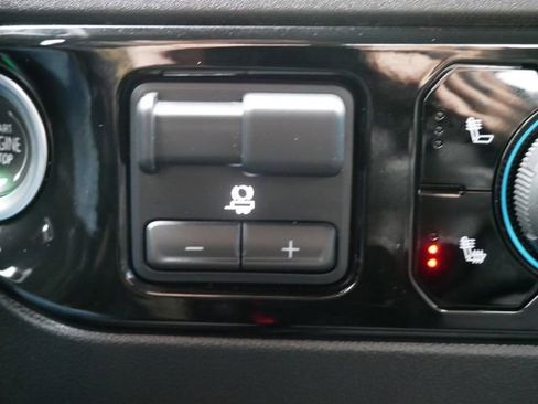 Used 2023 Chevrolet Silverado 1500 LT image 18