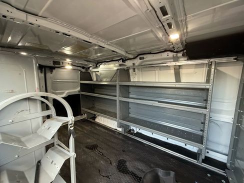 Used 2018 Ford Transit 250 130 Low Roof image 24