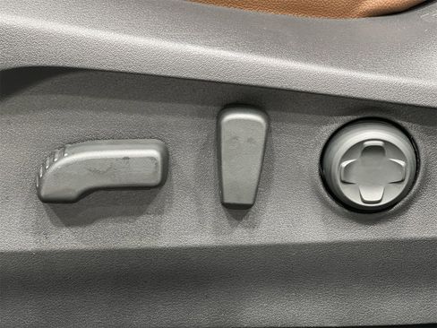 New 2025 Subaru Outback Touring XT image 12