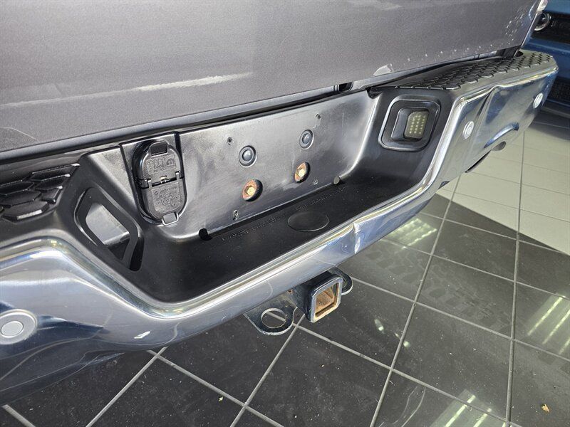Used 2015 RAM 1500 Laramie w/ Convenience Group AWD/4WD image 30