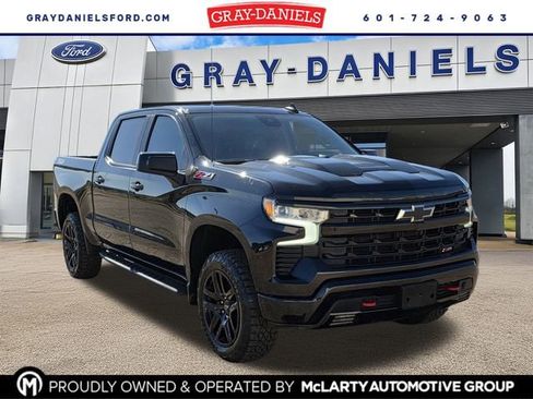 Used 2023 Chevrolet Silverado 1500 LT Trail Boss image 1