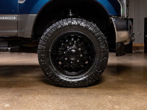 Used 2017 Ford F350 Lariat w/ Lariat Value Package image 12