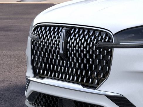 New 2026 Lincoln Aviator Reserve w/ Luxury Package AWD/4WD image 17