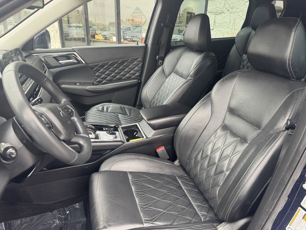 Used 2022 Mitsubishi Outlander SEL AWD/4WD image 2
