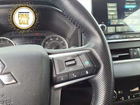 Used 2024 Mitsubishi Outlander SE image 14
