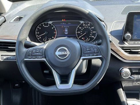 Used 2024 Nissan Altima 2.5 SV image 18