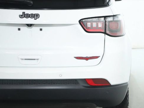 Used 2025 Jeep Compass Trailhawk AWD/4WD image 44