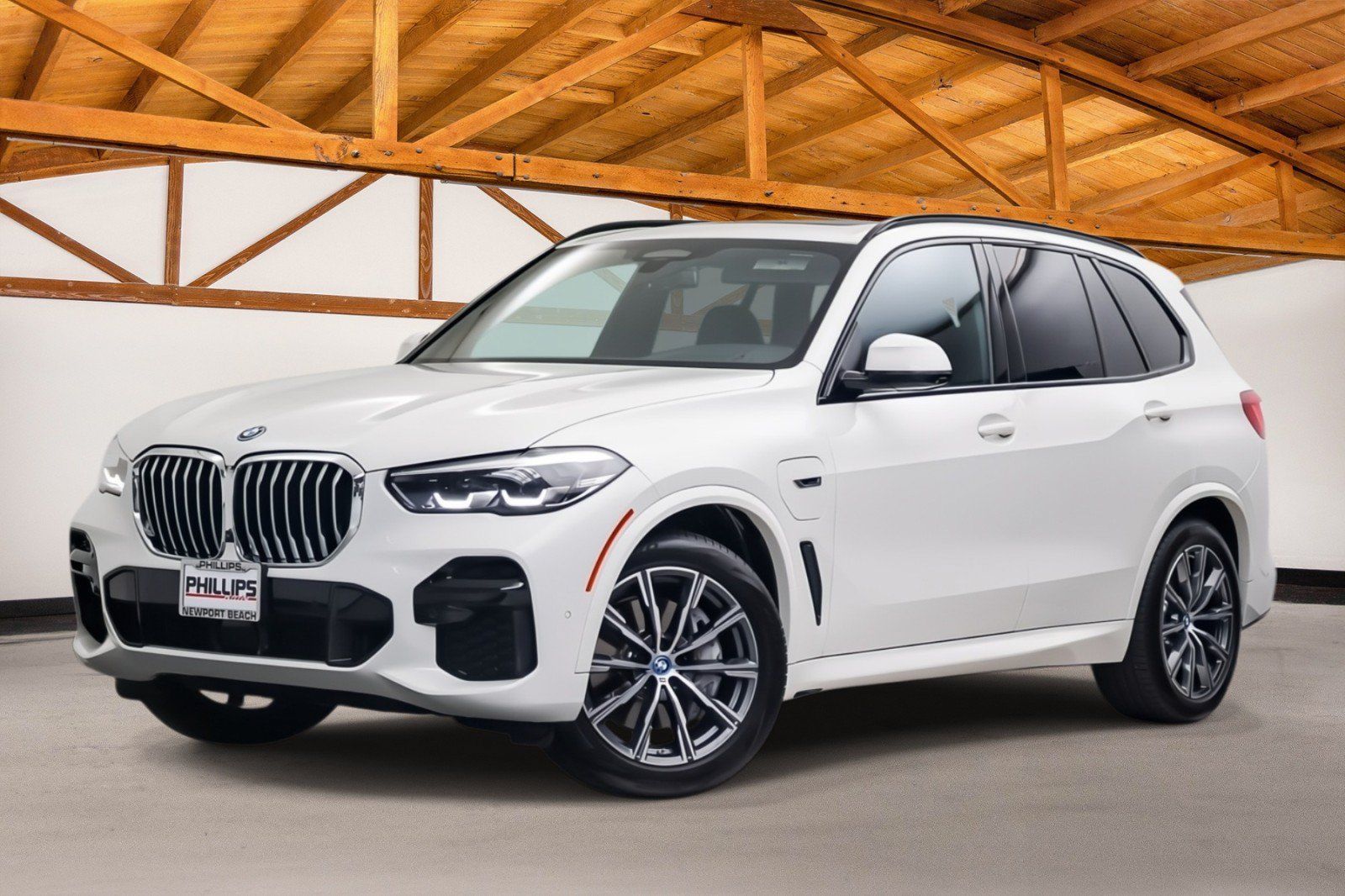 Used 2022 BMW X5 xDrive45e w/ M Sport Package AWD/4WD image 1