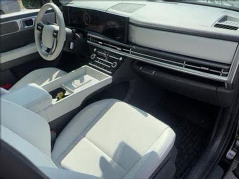 New 2025 Hyundai Santa Fe SE image 22